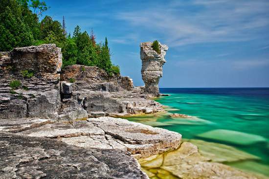 جاذبه گردشگری تورنتو | با جزیره Flowerpot Island آشنا شوید