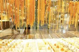 اخبار، نرخ طلا | انعکاس زرق و برق طلاهای خارجی در ویترین مغازهای ایرانی