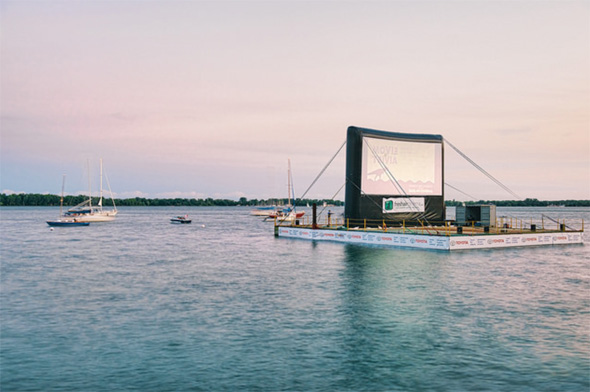 تورنتو | پخش فیلم برروی دریاچه - تابستان امسال